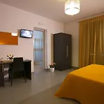 Rotte E Sentieri Bed & Breakfast 4*