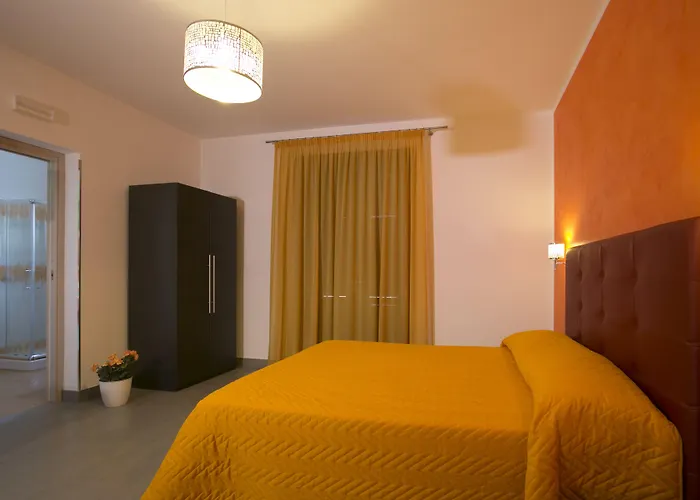 Rotte E Sentieri Frühstückspension Castelluzzo