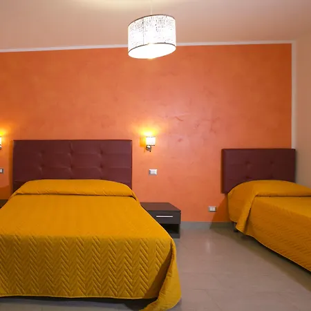 לינה וארוחת בוקר Rotte E Sentieri קסטלוצו