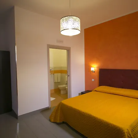 לינה וארוחת בוקר Rotte E Sentieri קסטלוצו